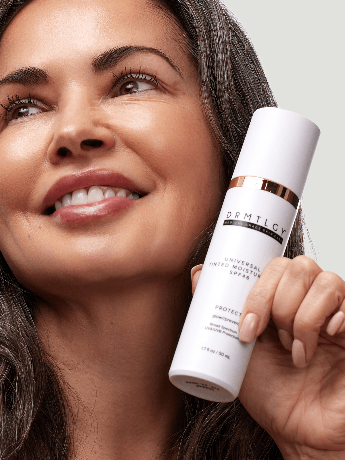 Universal Tinted Moisturizer SPF 46 - Image 9