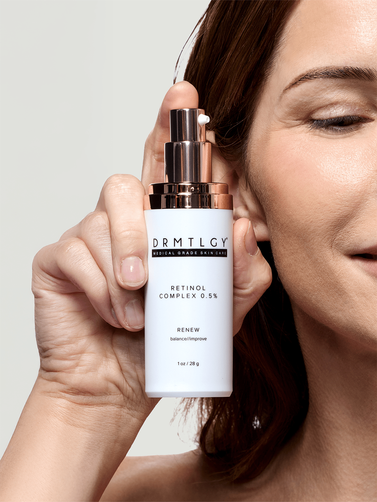 Universal Tinted Moisturizer SPF 46 - Image 10