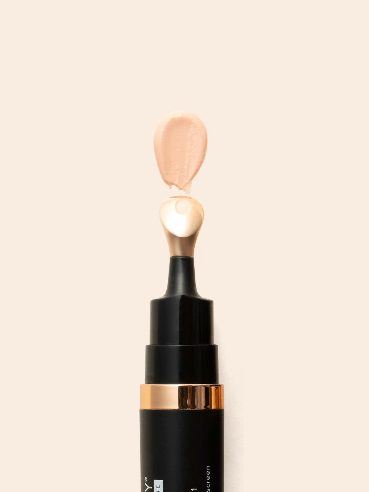 Luminous Eye Corrector SPF 41 - Fair - Image 5