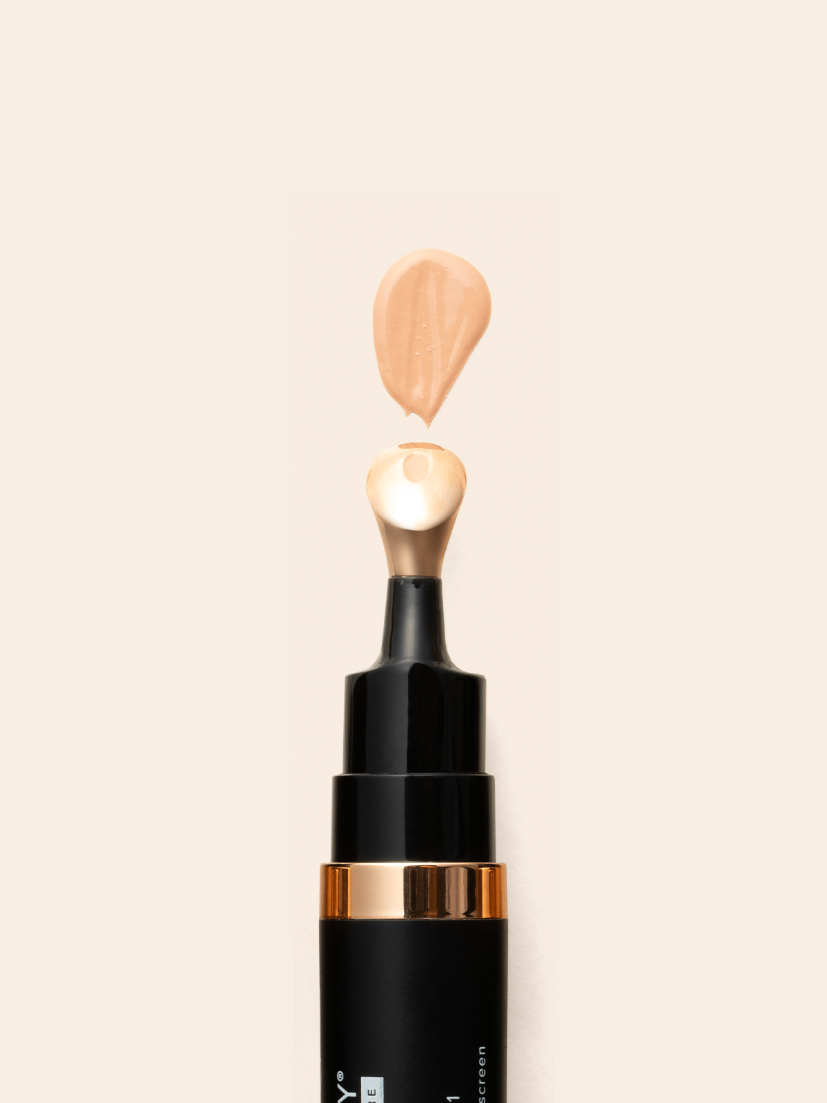 Luminous Eye Corrector SPF 41 - Medium - Image 5