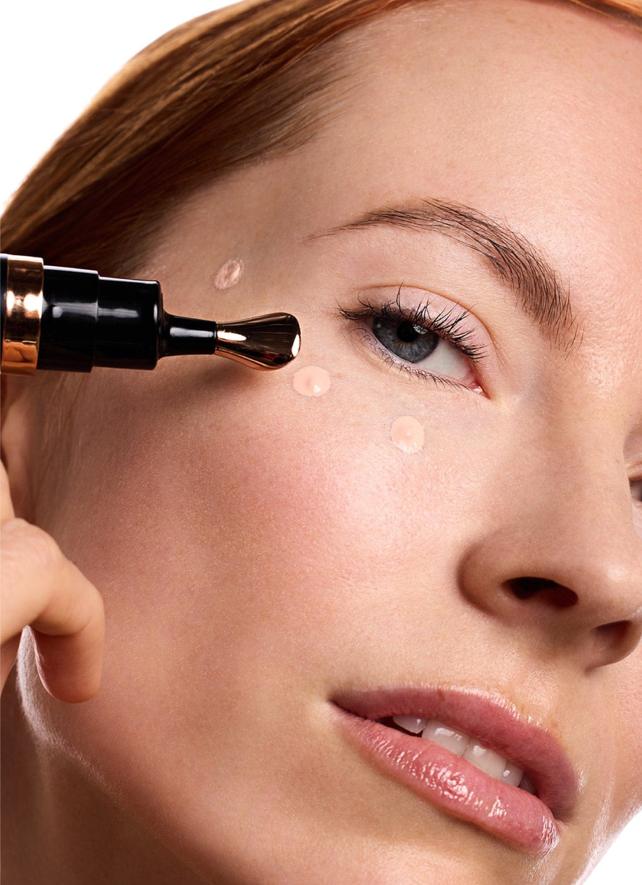 Luminous Eye Corrector SPF 41 - Fair - Image 6