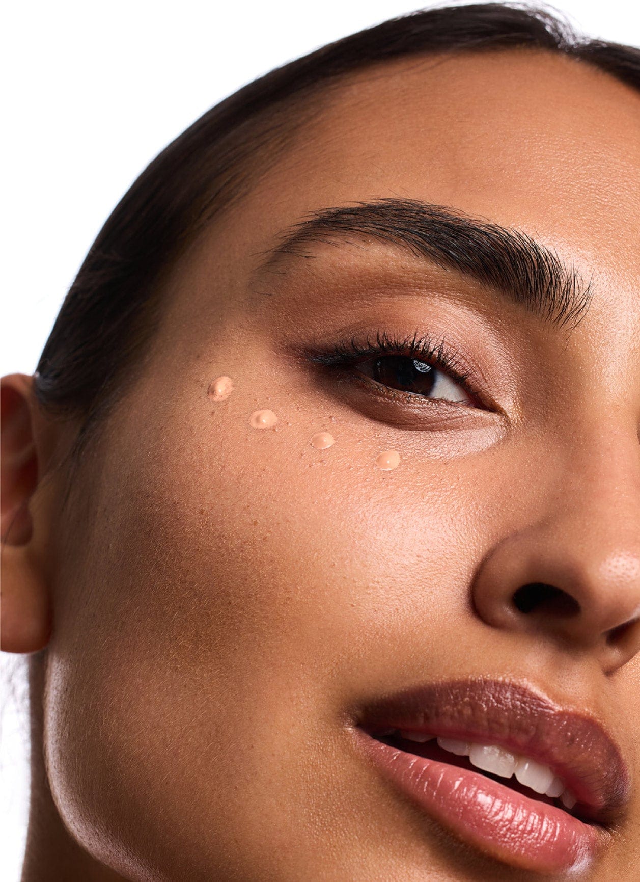 Luminous Eye Corrector SPF 41 - Tan - Image 6
